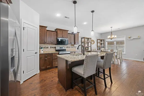 320 Rosewalk PL, Manhattan, KS 66503