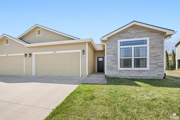 320 Rosewalk PL, Manhattan, KS 66503