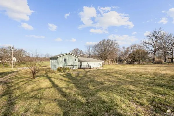 4565 HWY 99, Wamego, KS 66547