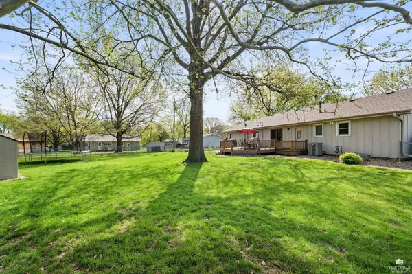 3010 James AVE, Manhattan, KS 66502