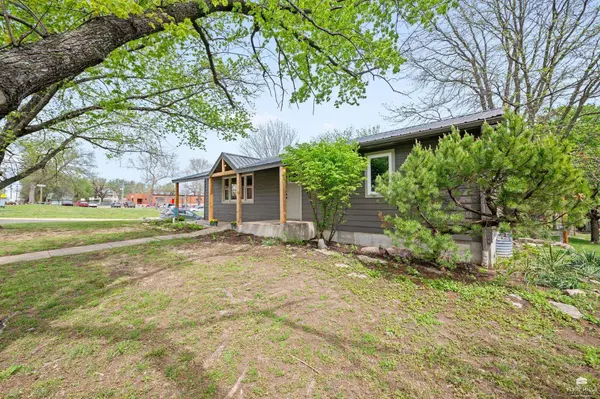 824 Ohio ST, Alma, KS 66401