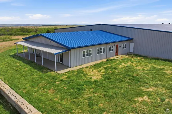 10465 Eliza's RD, St. George, KS 66535