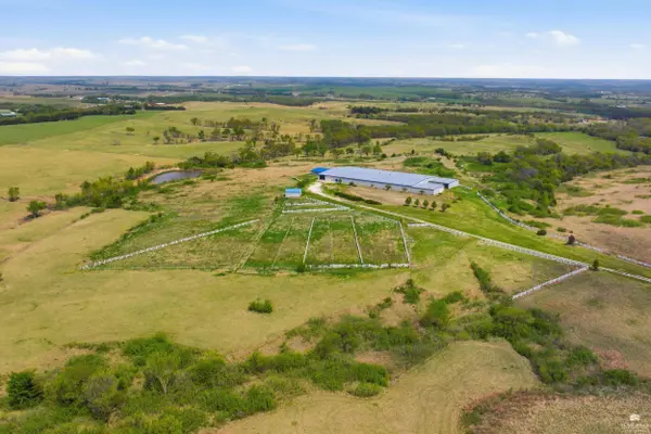 10465 Eliza's RD, St. George, KS 66535