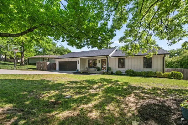 207 Carlisle TER, Manhattan, KS 66503