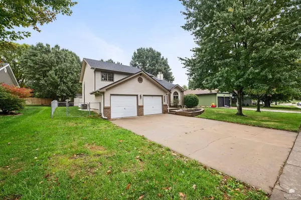 3360 Effingham DR, Manhattan, KS 66503