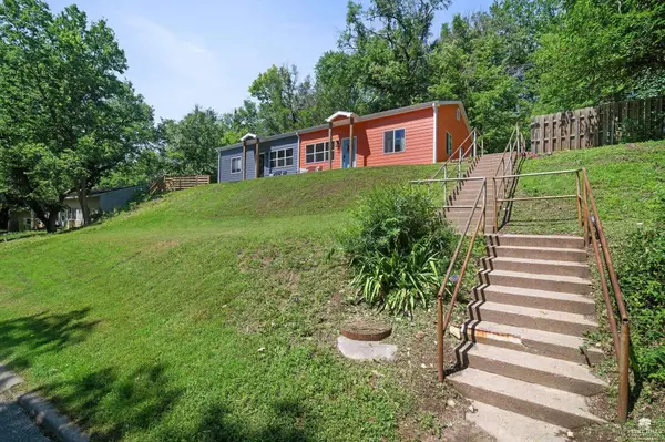 238 Westwood RD, Manhattan, KS 66502