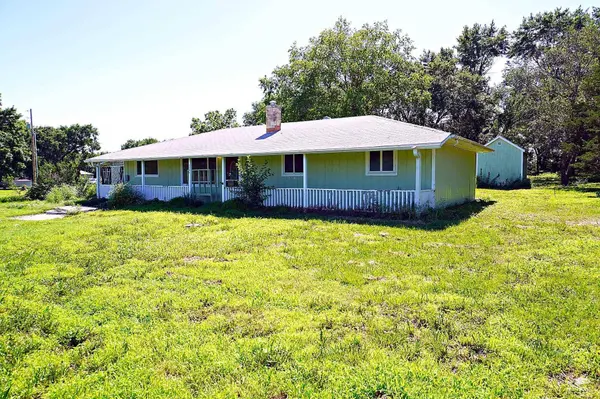 5290 Ashley RD, Wamego, KS 66547
