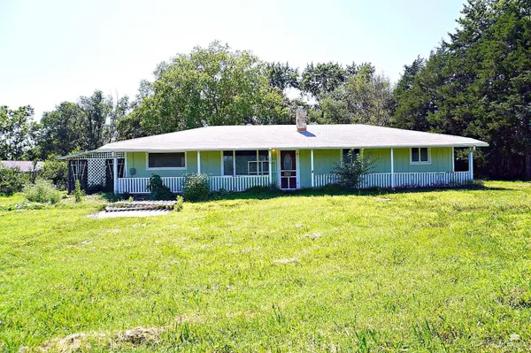 5290 Ashley RD, Wamego, KS 66547