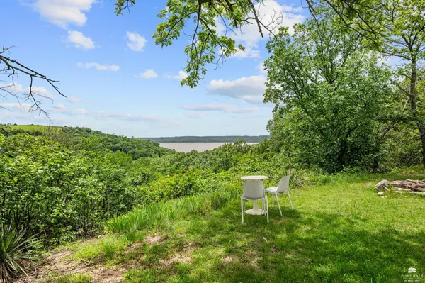 2598 N Fork Canyon, Olsburg, KS 66520