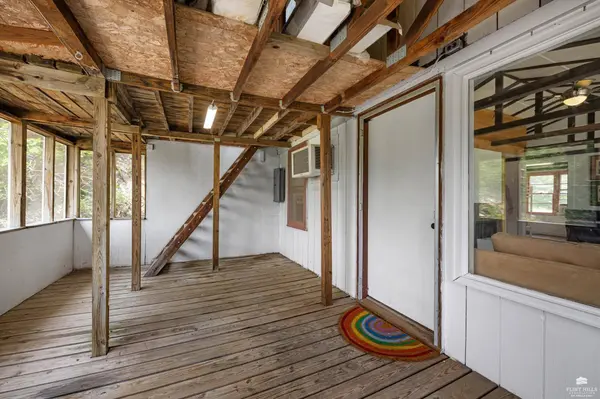 2602 N Fork Canyon, Olsburg, KS 66520