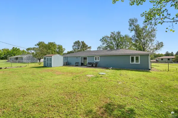2417 Brookfield DR, Manhattan, KS 66503