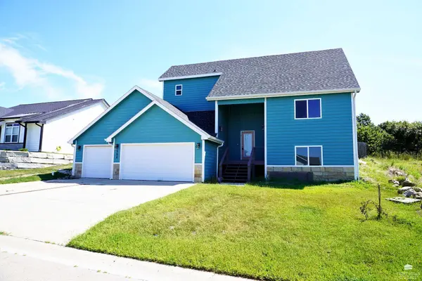 508 Fox Hollow RD, St. George, KS 66535