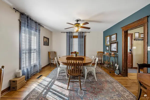 1224 Pierre ST, Manhattan, KS 66502