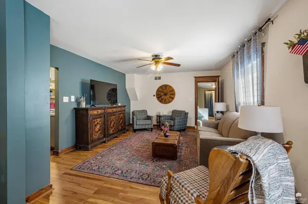 1224 Pierre ST, Manhattan, KS 66502