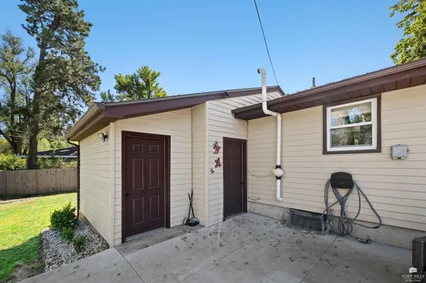 2508 Church CIR, Manhattan, KS 66502