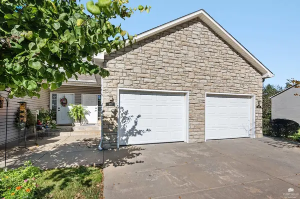 802 Oakbrook PL