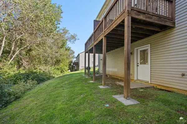 802 Oakbrook PL, Manhattan, KS 66502