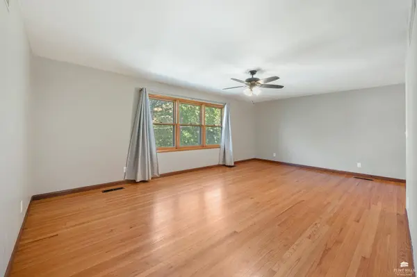 1829 Virginia DR, Manhattan, KS 66502