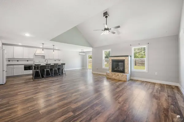 508 Fox Hollow RD, St. George, KS 66535