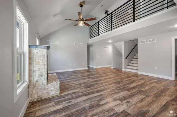 508 Fox Hollow RD, St. George, KS 66535