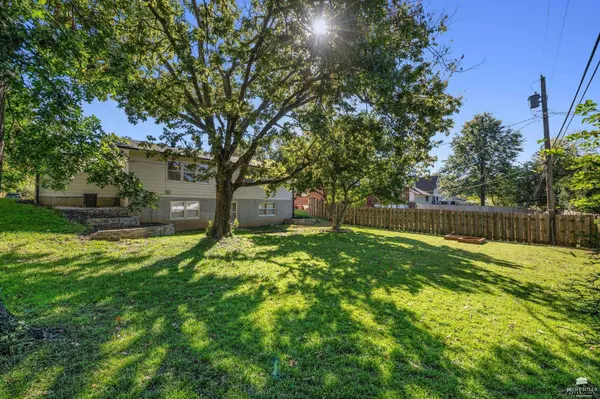 1829 Virginia DR, Manhattan, KS 66502