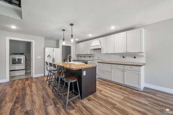 508 Fox Hollow RD, St. George, KS 66535
