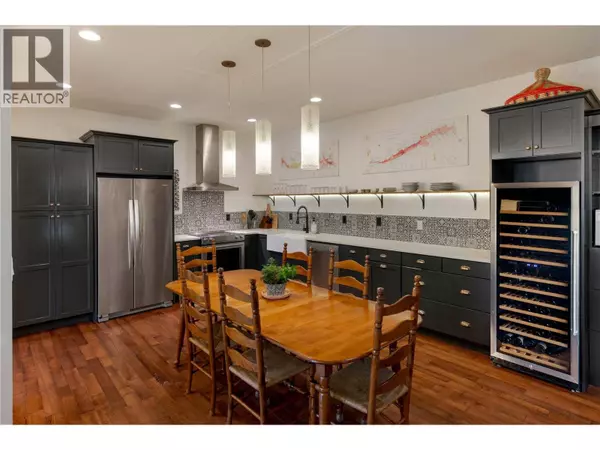 1818 Bowes Street, Kelowna, BC V1Y0B3