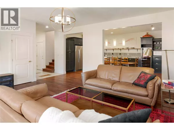 1818 Bowes Street, Kelowna, BC V1Y0B3