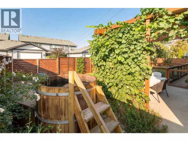 1818 Bowes Street, Kelowna, BC V1Y0B3