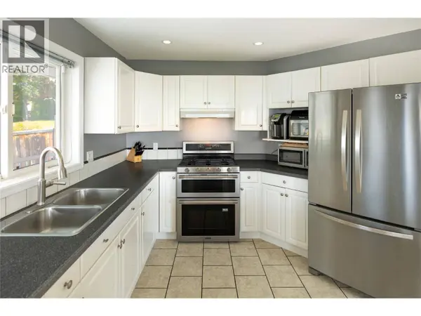 877 Toovey Road, Kelowna, BC V1X6R2