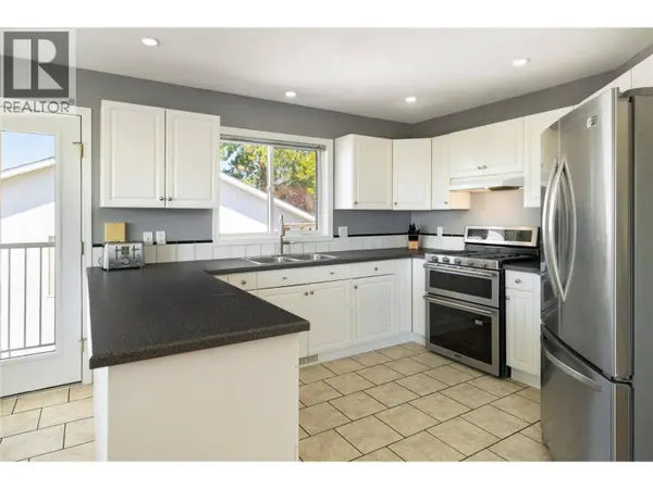 877 Toovey Road, Kelowna, BC V1X6R2