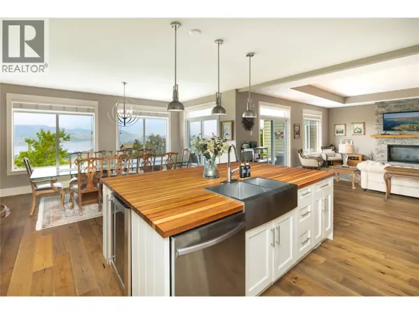 856 Hewetson Avenue, Kelowna, BC V1W5C9