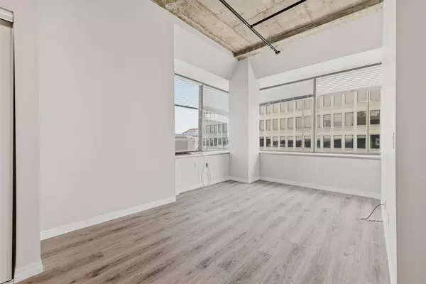 Kitchener, ON N2H 4Y5,141 Ontario St N