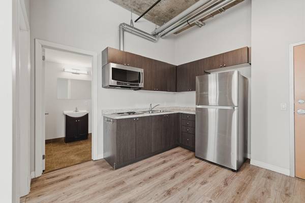 Kitchener, ON N2H 4Y5,141 Ontario St N