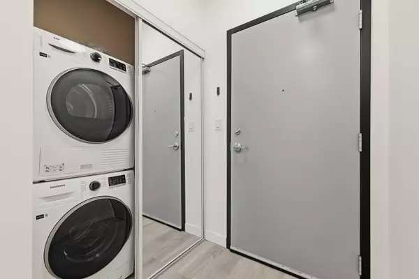 Kitchener, ON N2H 3W5,30 Duke St W