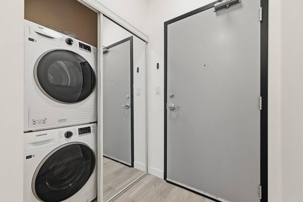 Kitchener, ON N2H 3W5,30 Duke St W