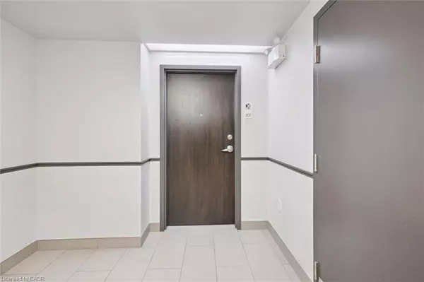 776 Laurelwood Drive #307, Waterloo, ON N2V 0A8