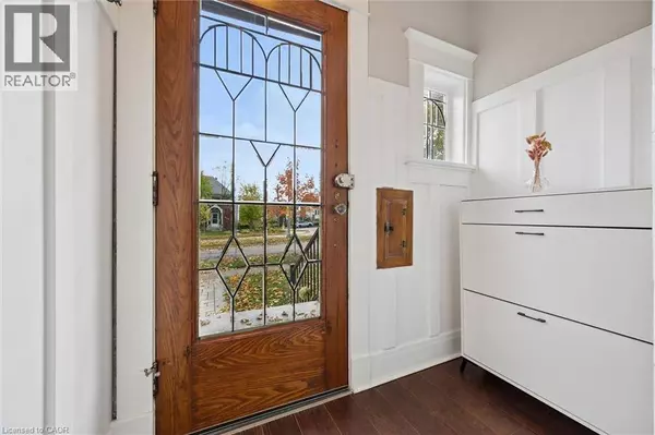 860 QUEENS Boulevard, Kitchener, ON N2M1A7