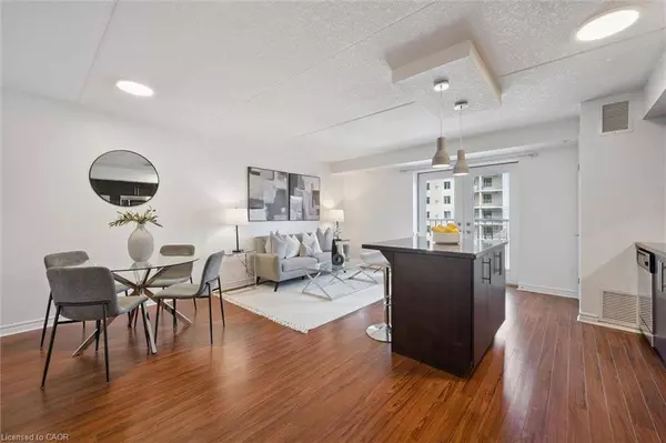 776 Laurelwood Drive #307, Waterloo, ON N2V 0A8