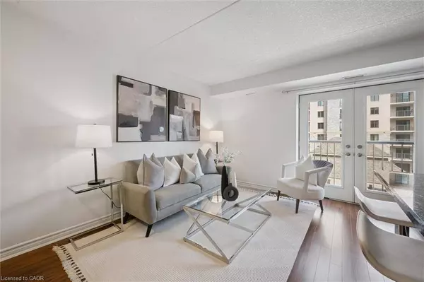 776 Laurelwood Drive #307, Waterloo, ON N2V 0A8