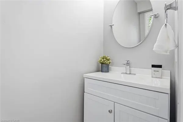 525 Beechwood Drive #27, Waterloo, ON N2T 2G7