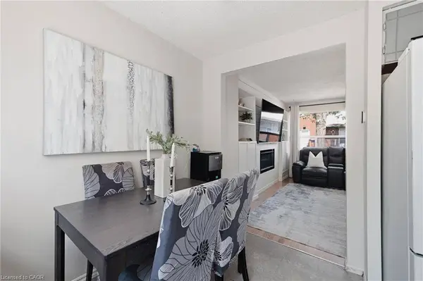 164 Jansen Avenue #11, Kitchener, ON N2A 2L7