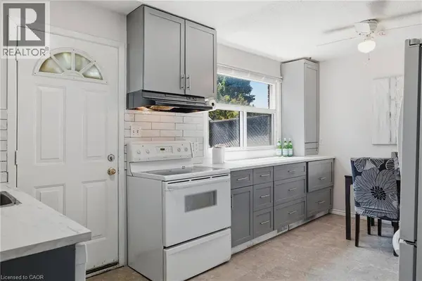 164 JANSEN AVE #11, Kitchener, ON N2A2L7