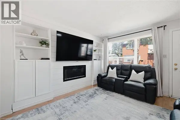 164 JANSEN AVE #11, Kitchener, ON N2A2L7