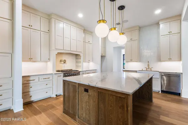 106 Trailing Oaks DR, Youngsville, LA 70592