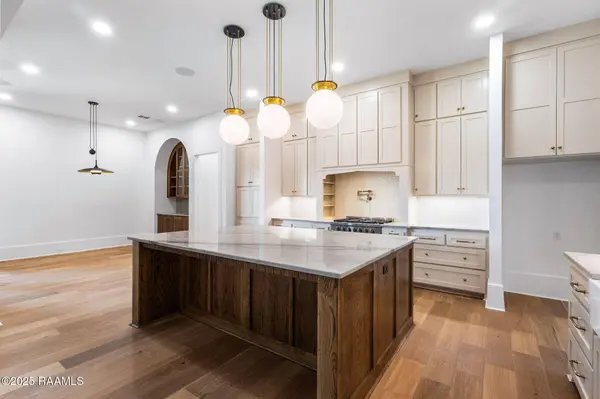 106 Trailing Oaks DR, Youngsville, LA 70592