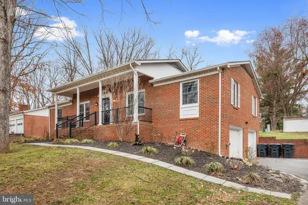 110 OAK RIDGE DR, Stephens City, VA 22655