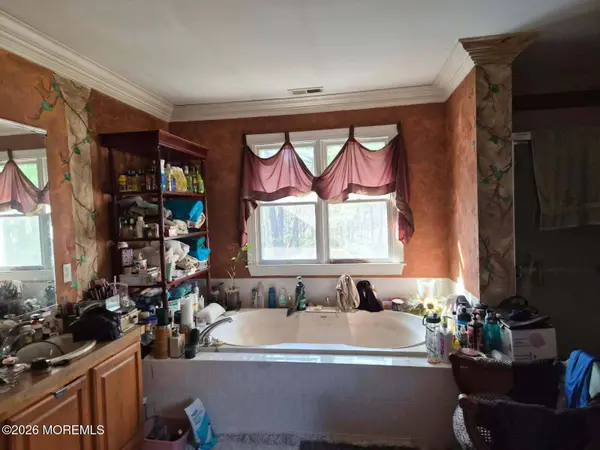 4 Biscayne Court, Jackson, NJ 08527