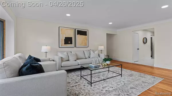 21840 KENOSHA Street, Oak Park, MI 48237