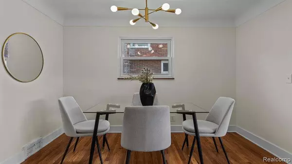 21840 KENOSHA Street, Oak Park, MI 48237